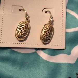 Kendra scott gold earrings